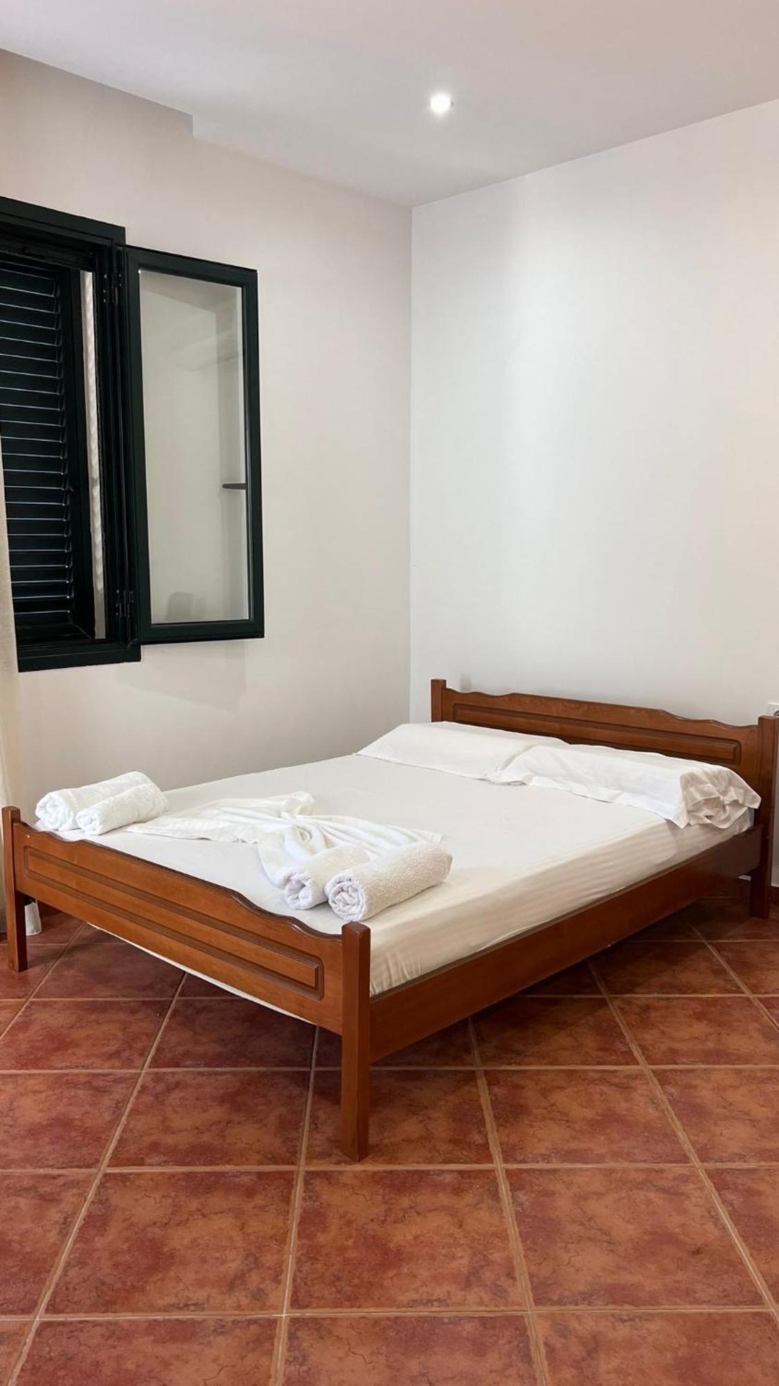 Vila Rexhepaj Vlorë Exteriör bild